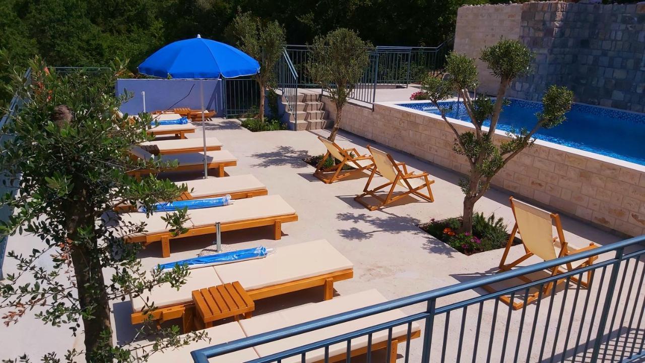 Blue Mediterranean Apartments Sveti Stefan Exterior photo